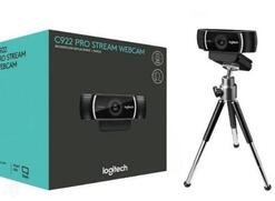 Logitech C922 Webcam with Tripod Stand